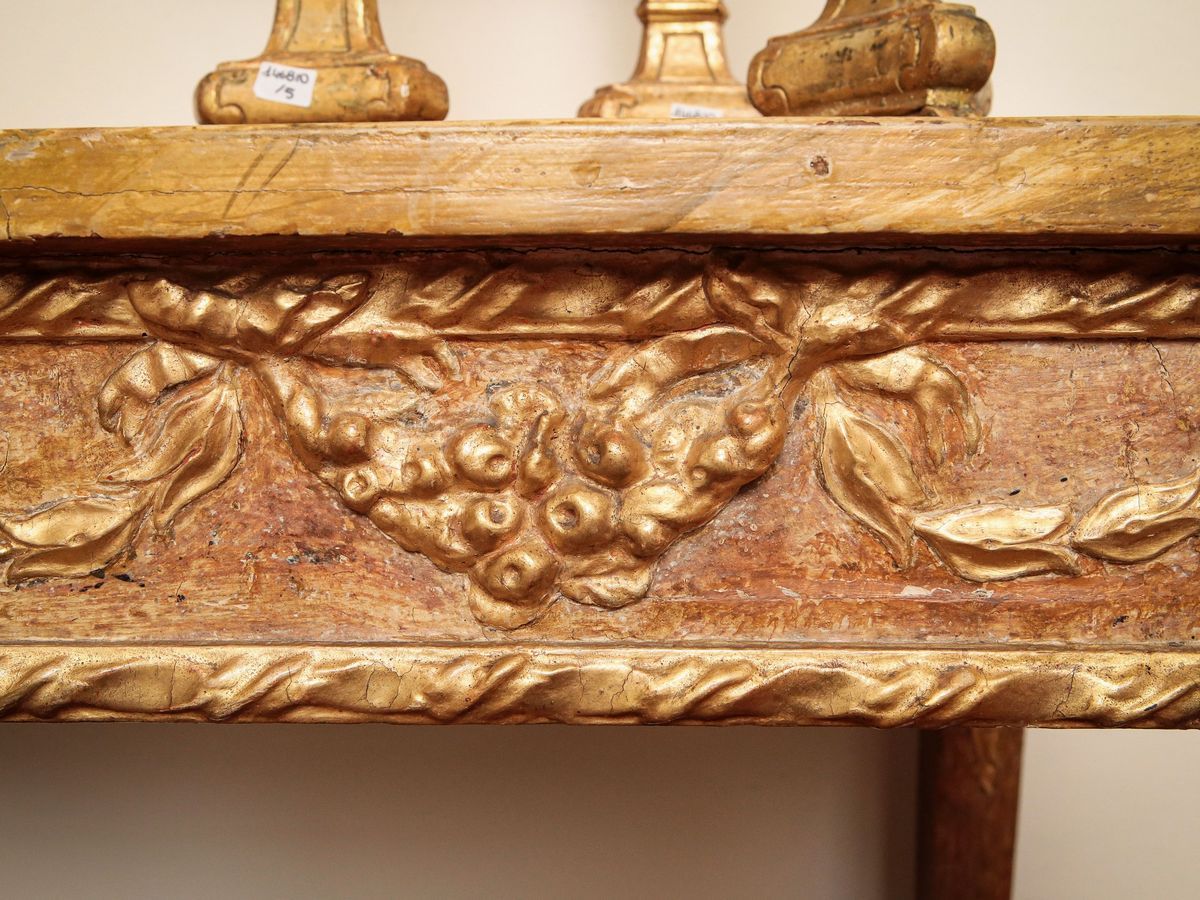 Tavolo a Muro in Legno Dipinto e in Parte Dorato