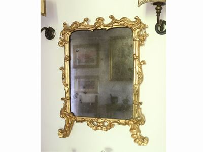 Piccola Specchiera in Legno Intagliato e Dorato