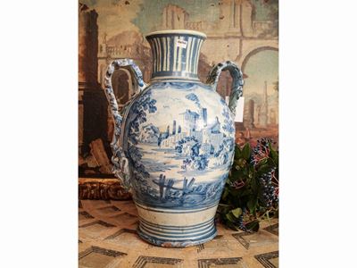 Grande Anfora in Maiolica