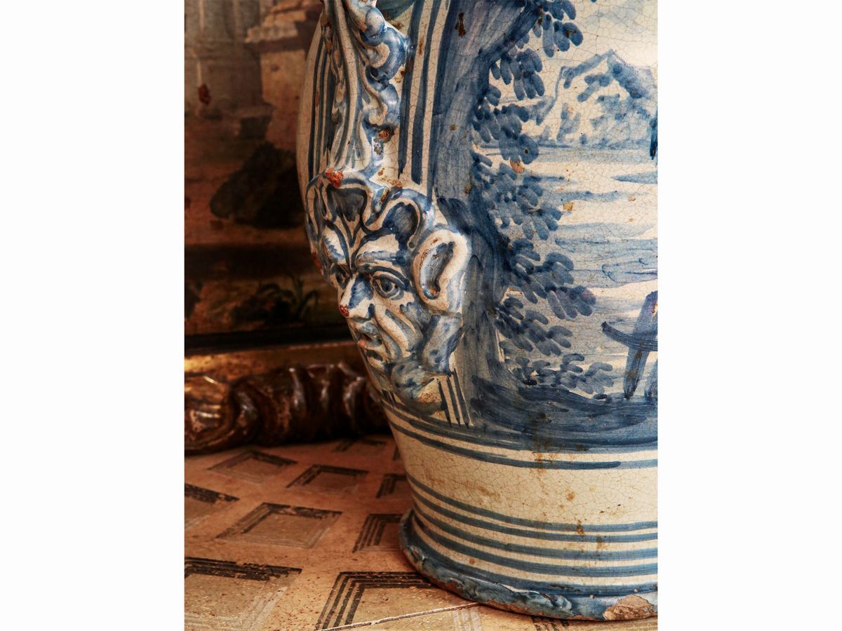 Grande Anfora in Maiolica