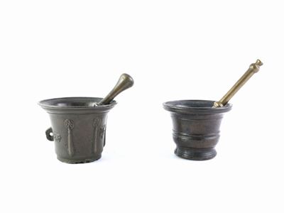 Due Piccoli Mortai in Bronzo con Pestello