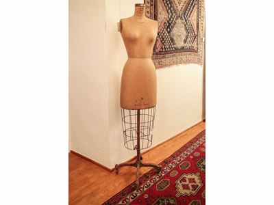Manichino Sartoriale "j R Bauman" da Donna in Lino, Ferro e Ghisa