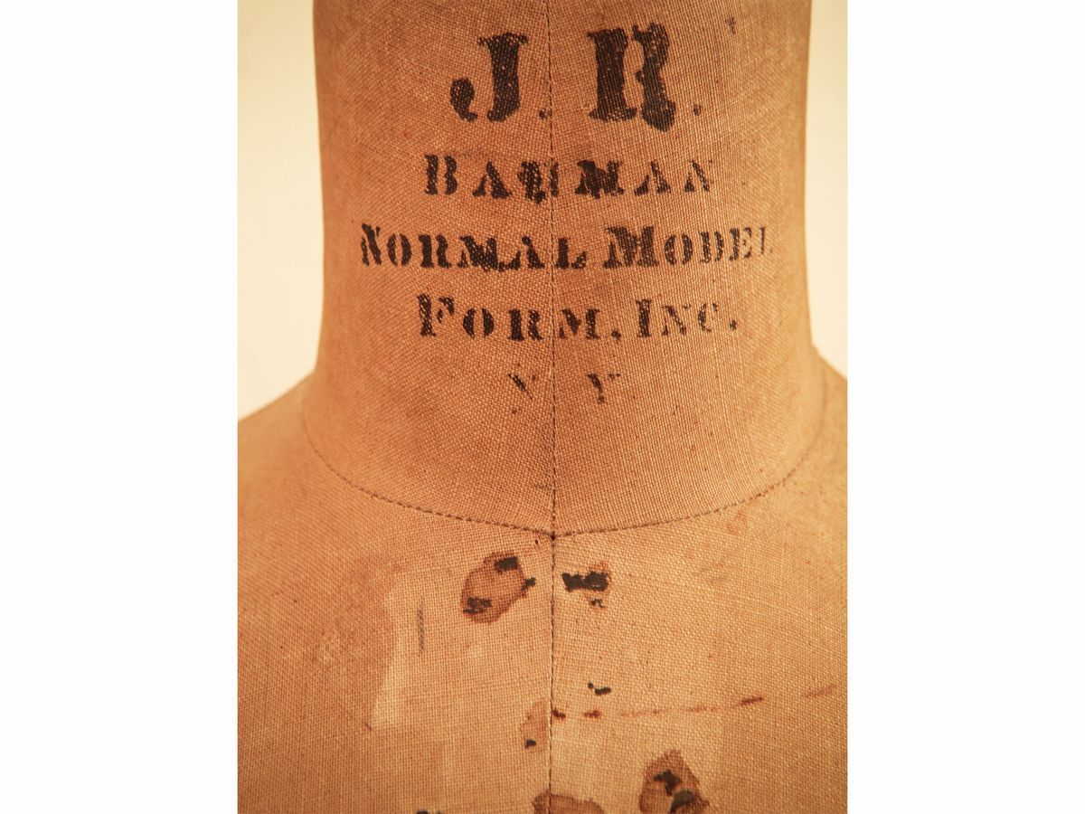 Manichino Sartoriale "j R Bauman" da Donna in Lino, Ferro e Ghisa