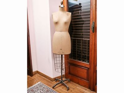 Manichino Sartoriale "j R Bauman" da Donna in Lino, Ferro e Ghisa
