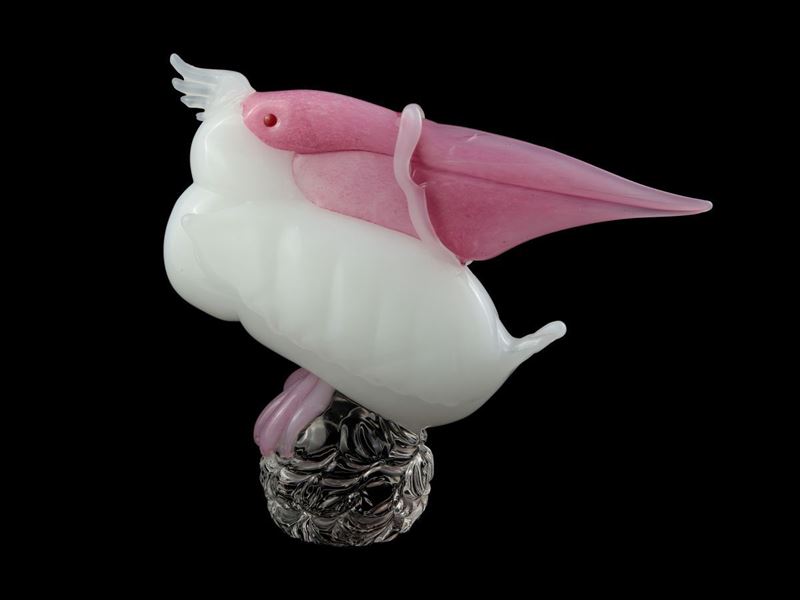 Scultura Raffigurante Pellicano in Vetro Lattimo Spesso
