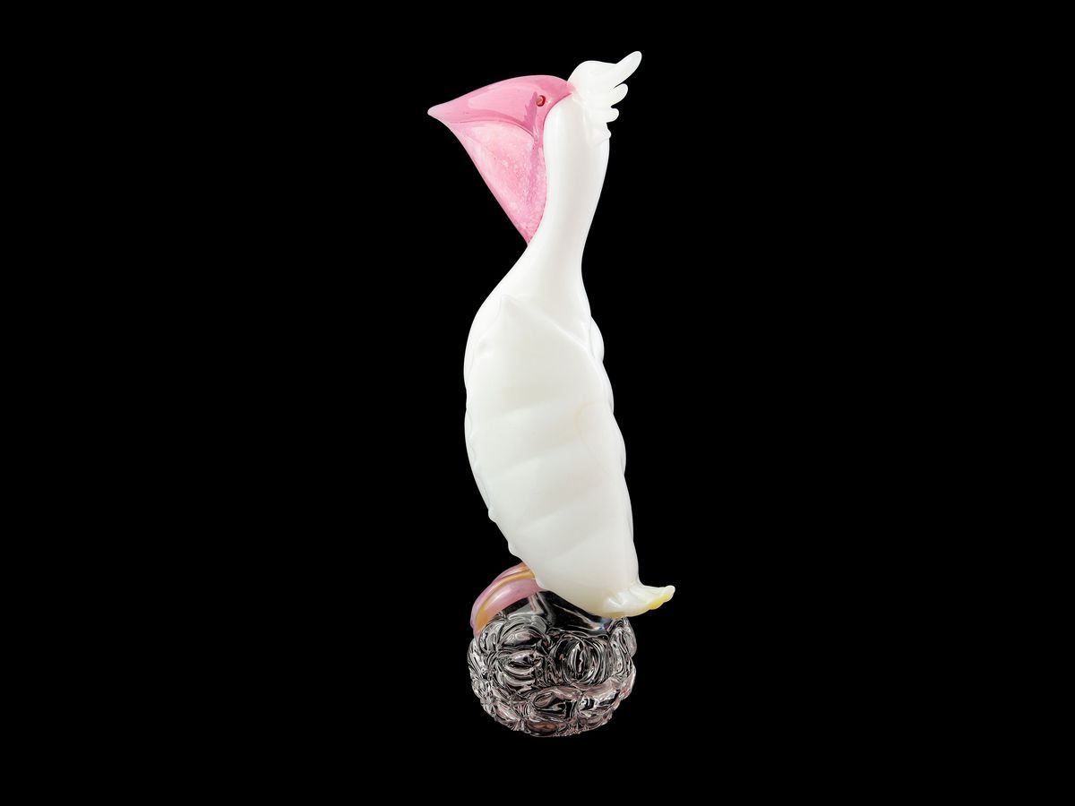 Scultura Raffigurante Pellicano in Vetro Lattimo Spesso