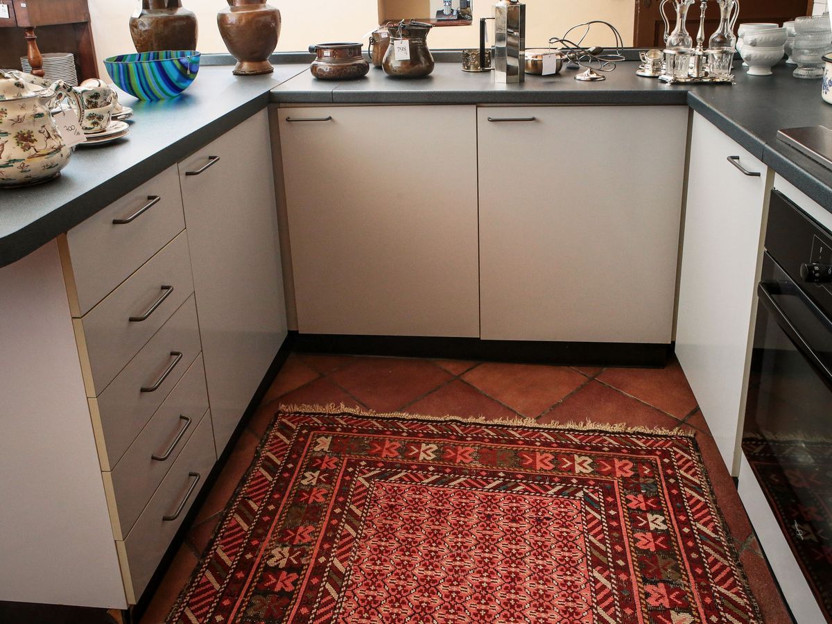 Arredo per Cucina in Laminato nei Toni del Grigio
