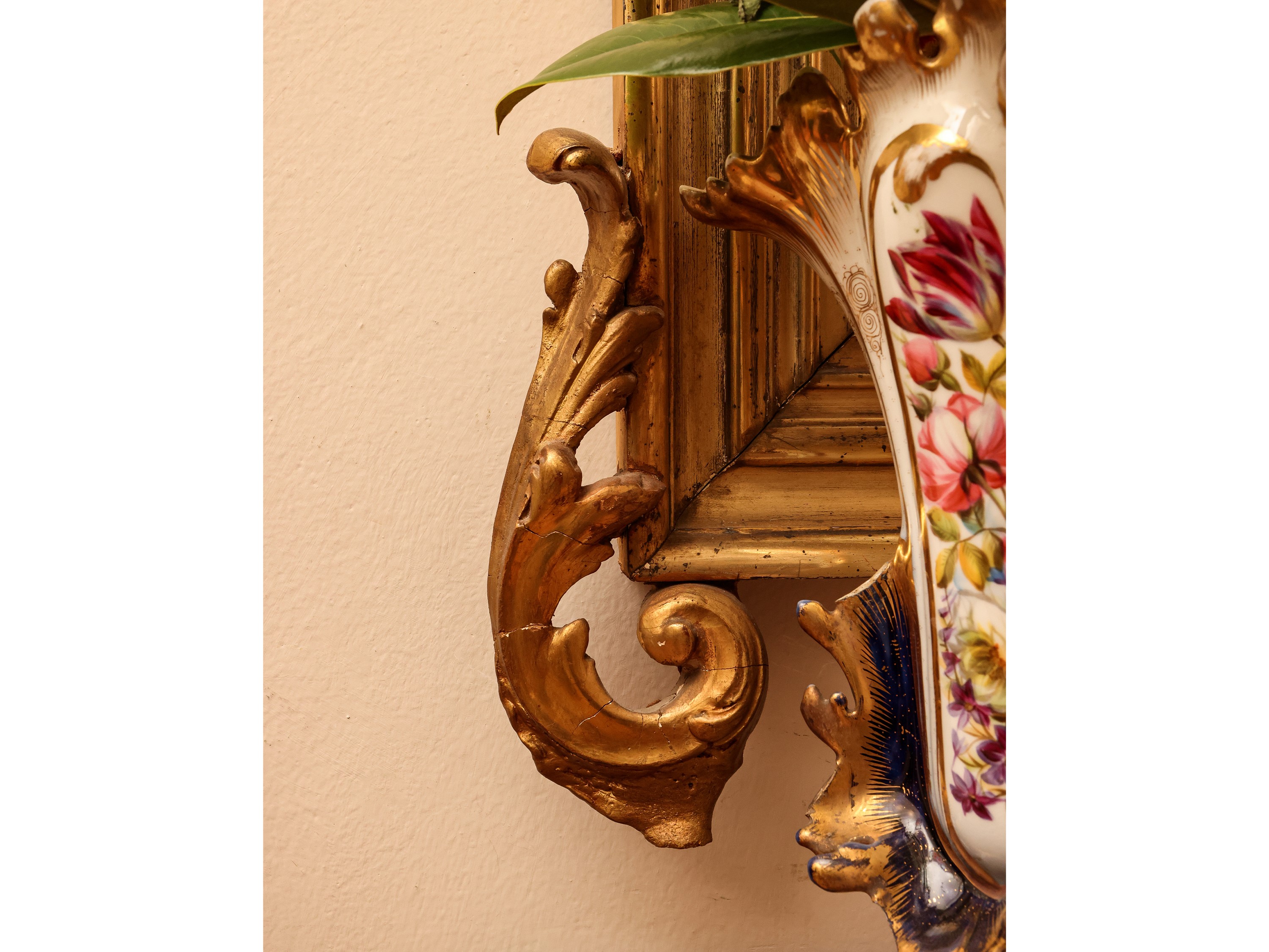 Specchiera con Cornice in Legno e Pastiglia Dorata