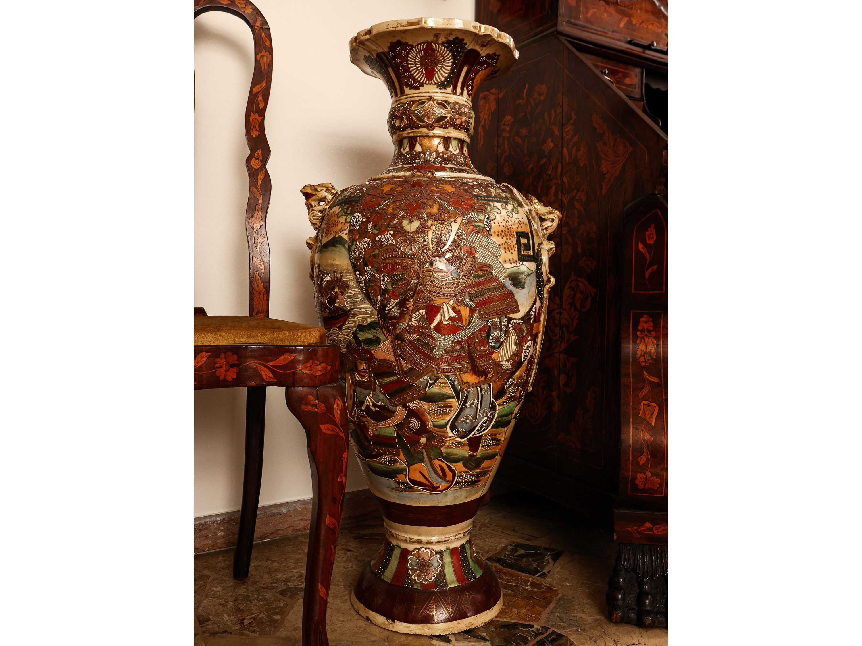 Coppia di Monumentali Vasi a Balaustro in Ceramica, Satsuma