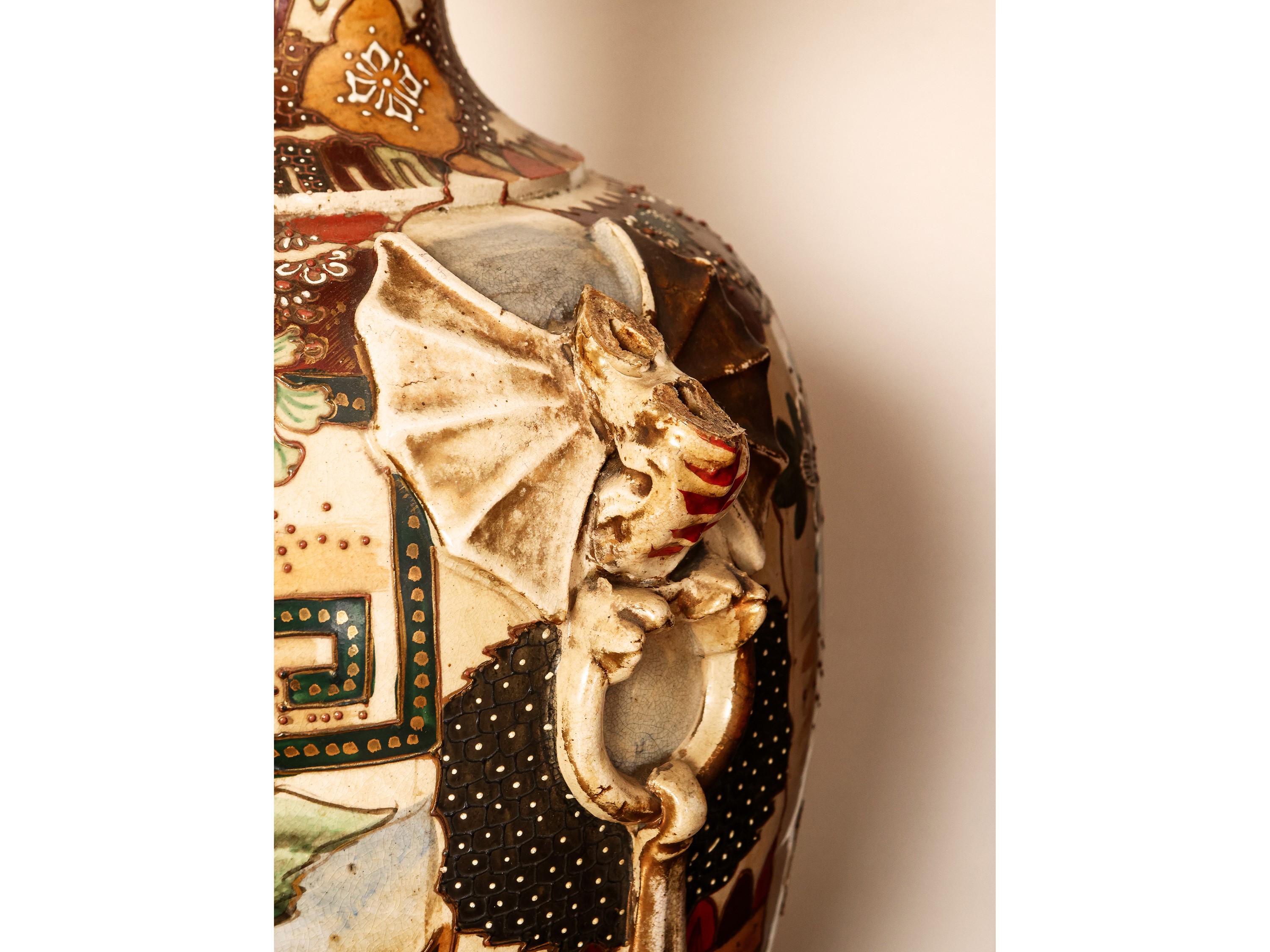 Coppia di Monumentali Vasi a Balaustro in Ceramica, Satsuma