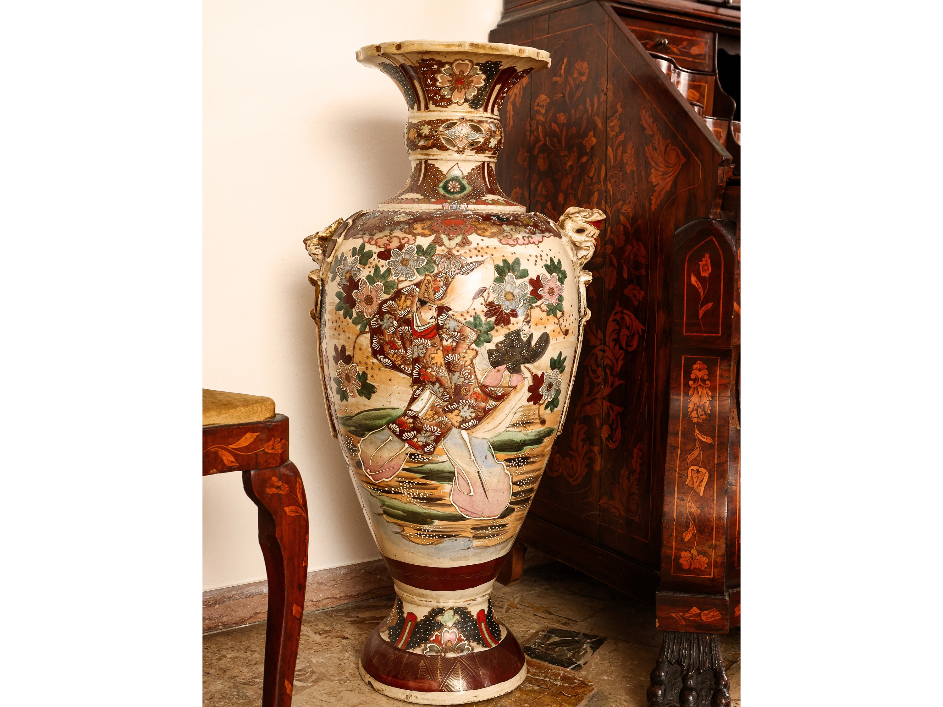 Coppia di Monumentali Vasi a Balaustro in Ceramica, Satsuma