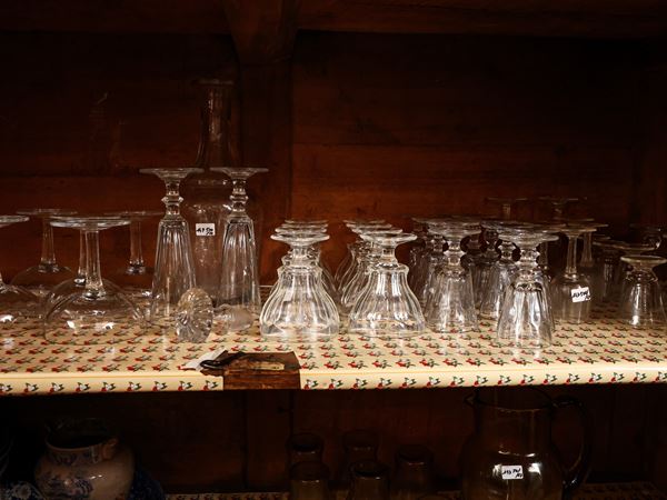 Assortment of glasses in glass and crystal