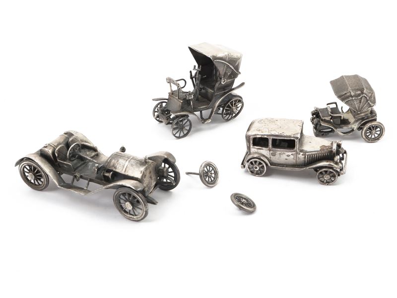 Quattro Modellini di Auto D'epoca in Argento