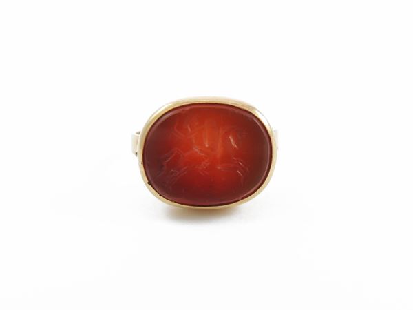 Yellow gold ring with carnelian intaglio