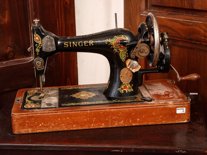 Due Complementi di Arredo D'epoca