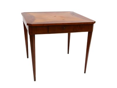 Tavolino da Gioco in Noce