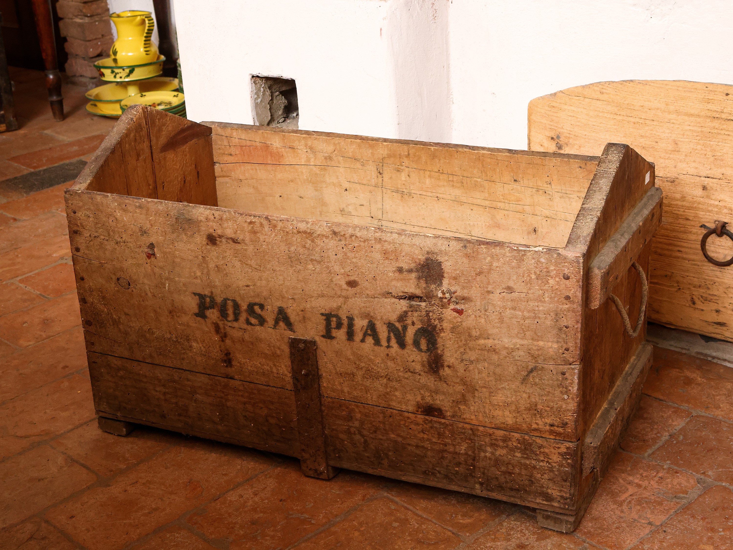 Due Complementi di Arredo D'epoca