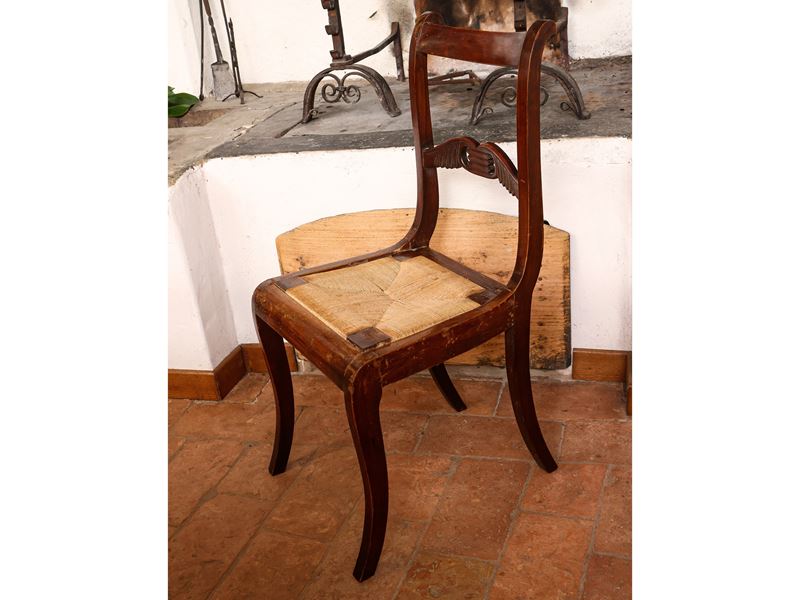 Coppia di sedie in noce