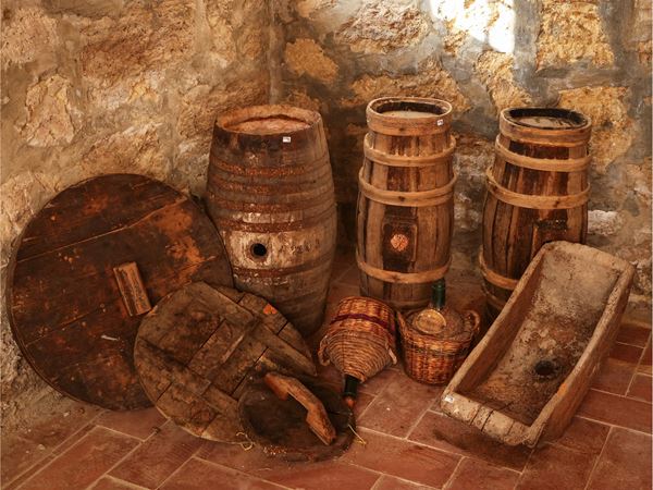 Lot of vintage cellar curiosities