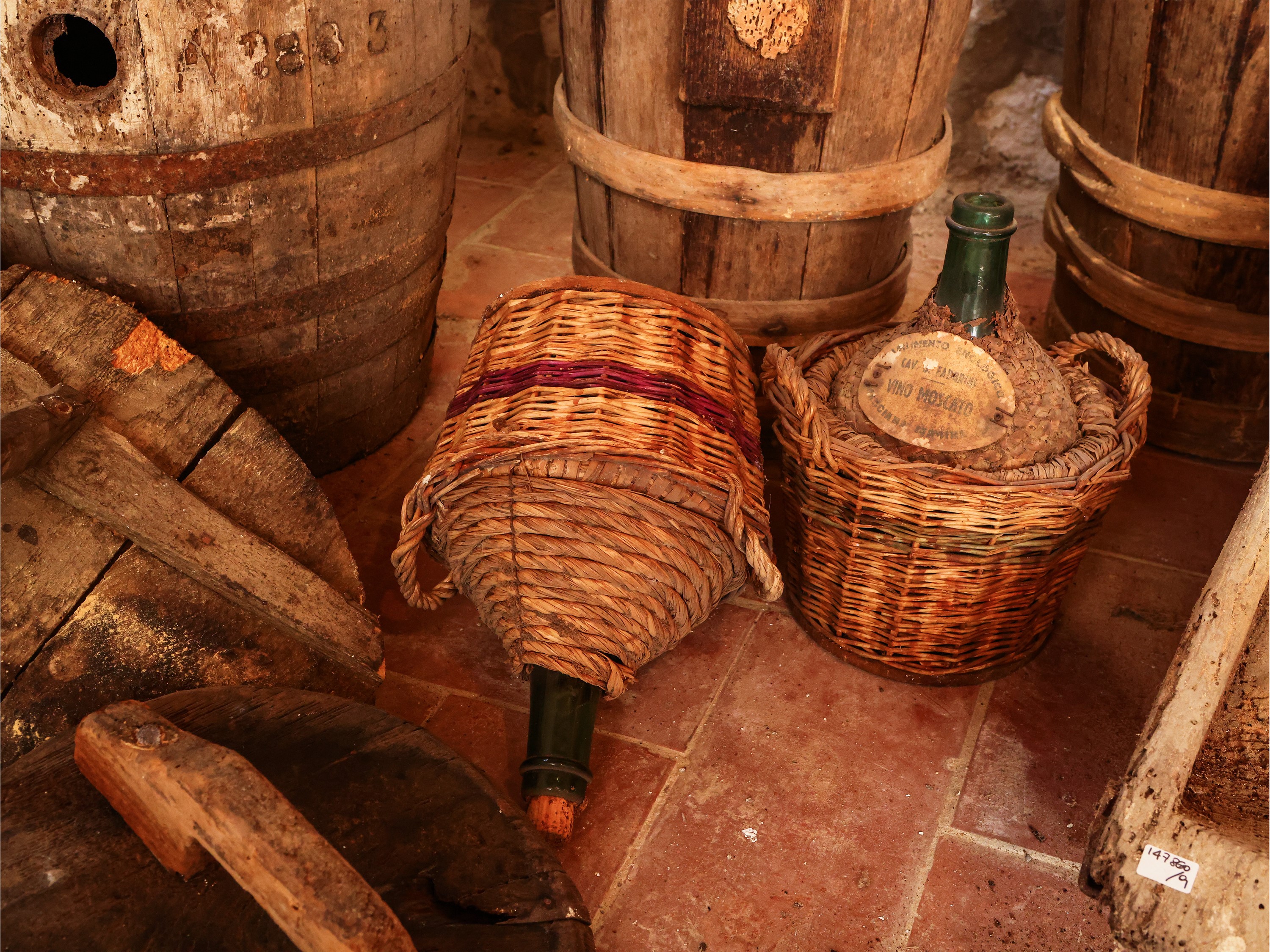 Lotto di Curiosità D'epoca da Cantina