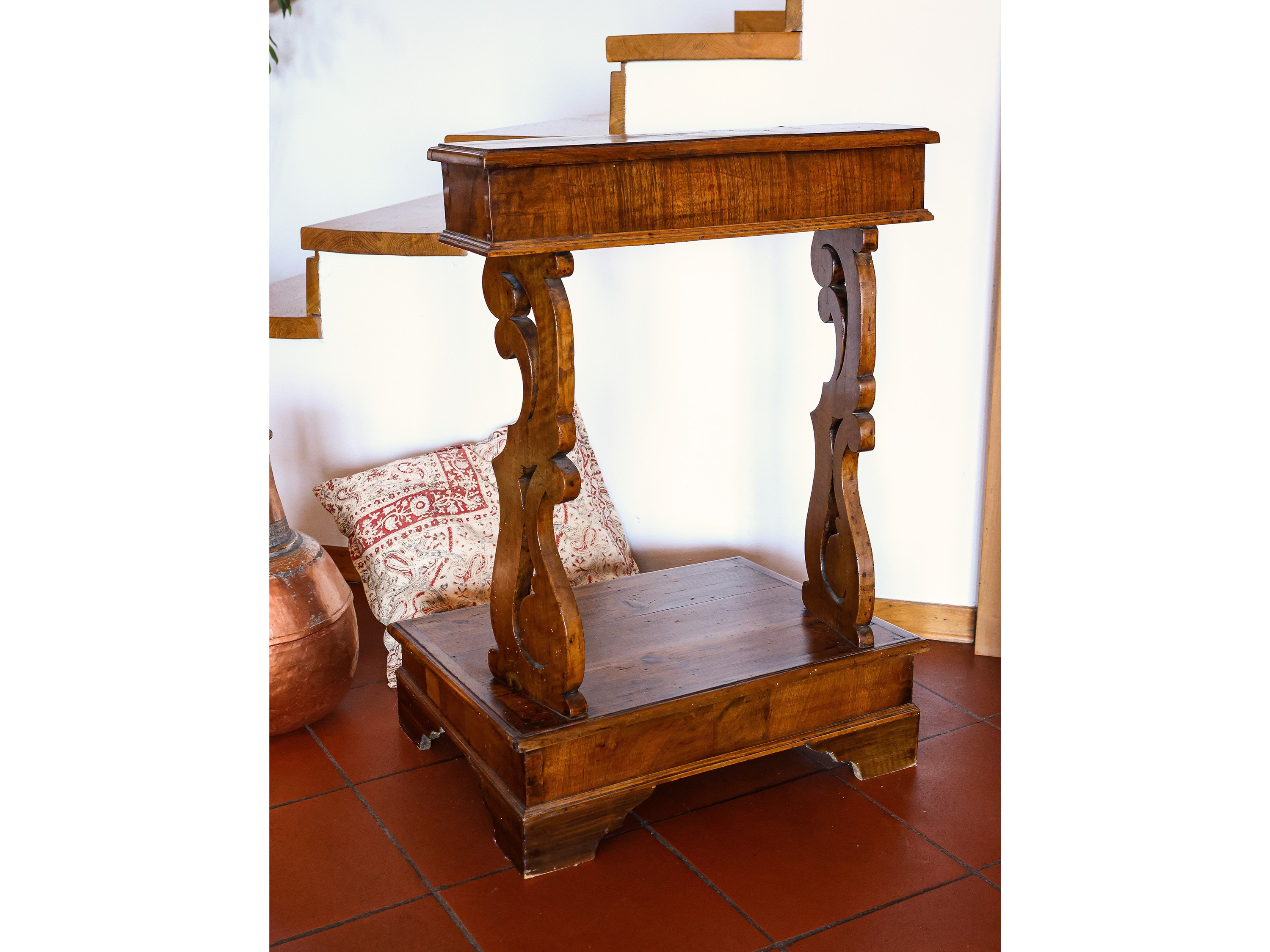 Inginocchiatoio in Noce e Legno Tenero