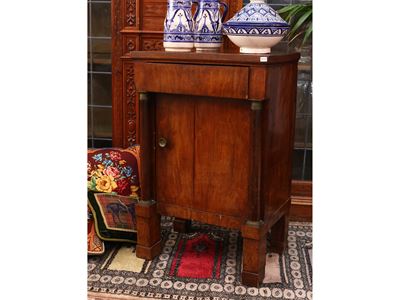 Comodino Impiallacciato in Piuma di Noce