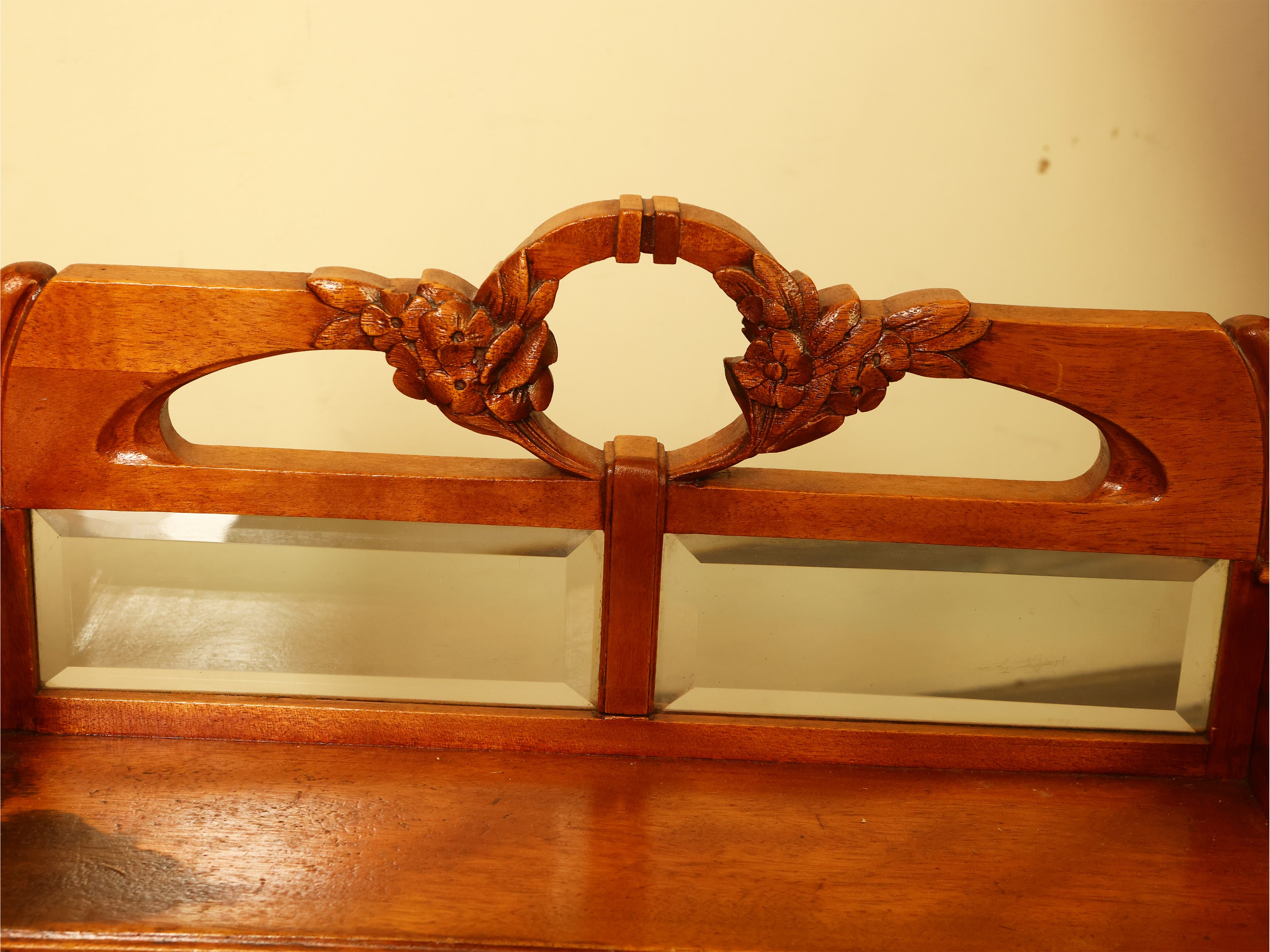 Piccolo Scrittoio in Satinwood