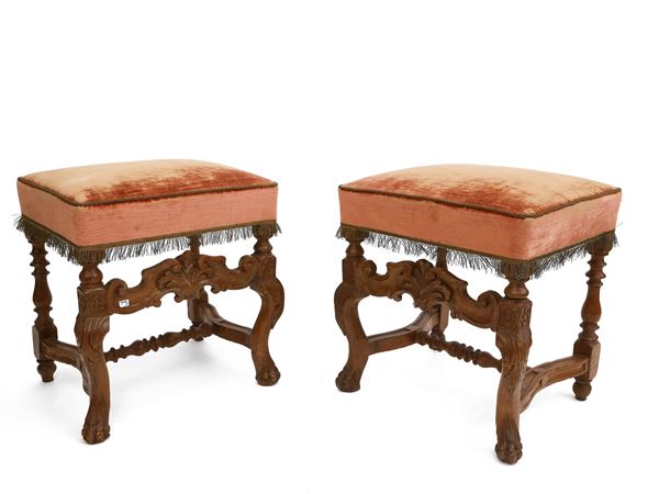 Pair of walnut stools  (XVIII century)  - Auction The art of furnishing - Maison Bibelot - Casa d'Aste Firenze - Milano
