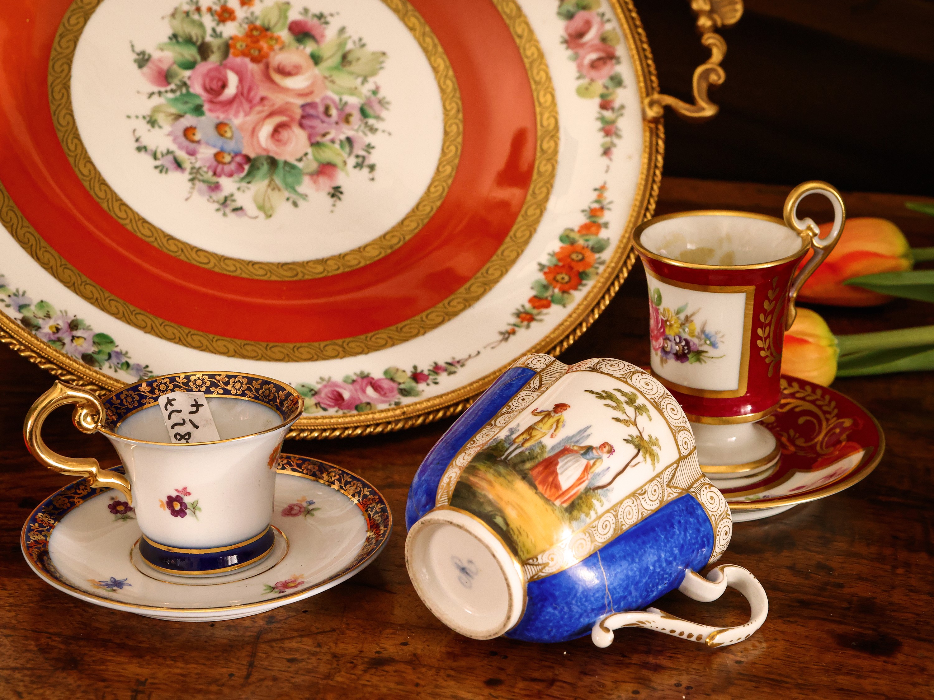 Alzata centrotavola in porcellana