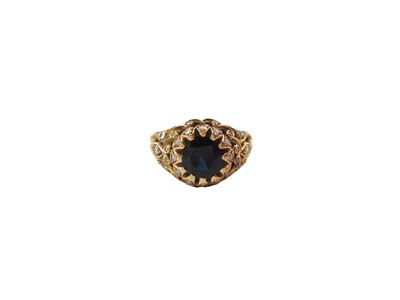 Anello in Oro Giallo con Diamanti e Zaffiro