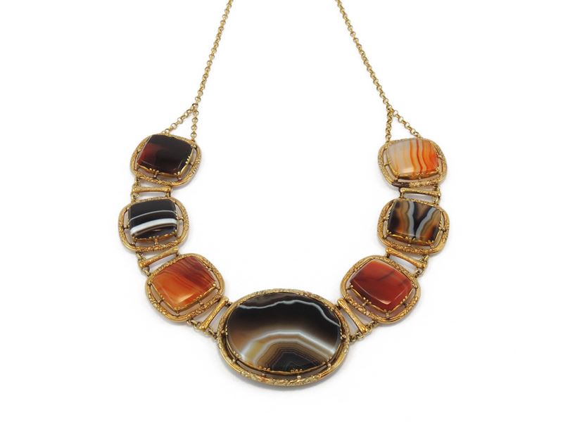 Collana in Oro Giallo con Agate