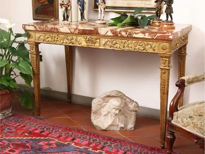 Console in Legno Intagliato e Dorato