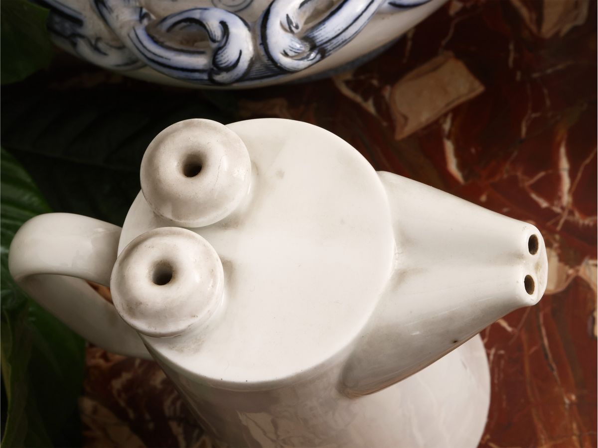 Lotto di Accessori D'epoca in Porcellana e Terraglia