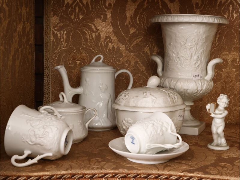 Lotto di Accessori in Porcellana Istoriata, Ginori Serie Capodimonte