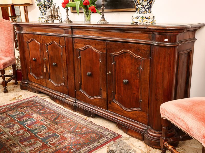 Grande credenza in noce