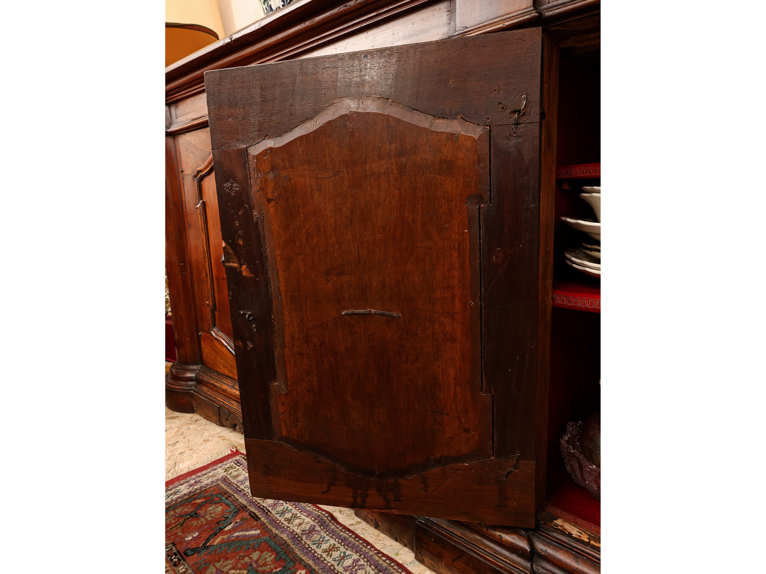 Grande credenza in noce