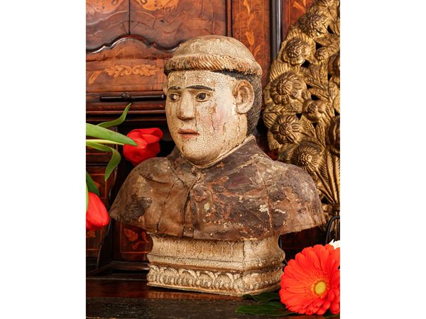 Lacquered wooden bust