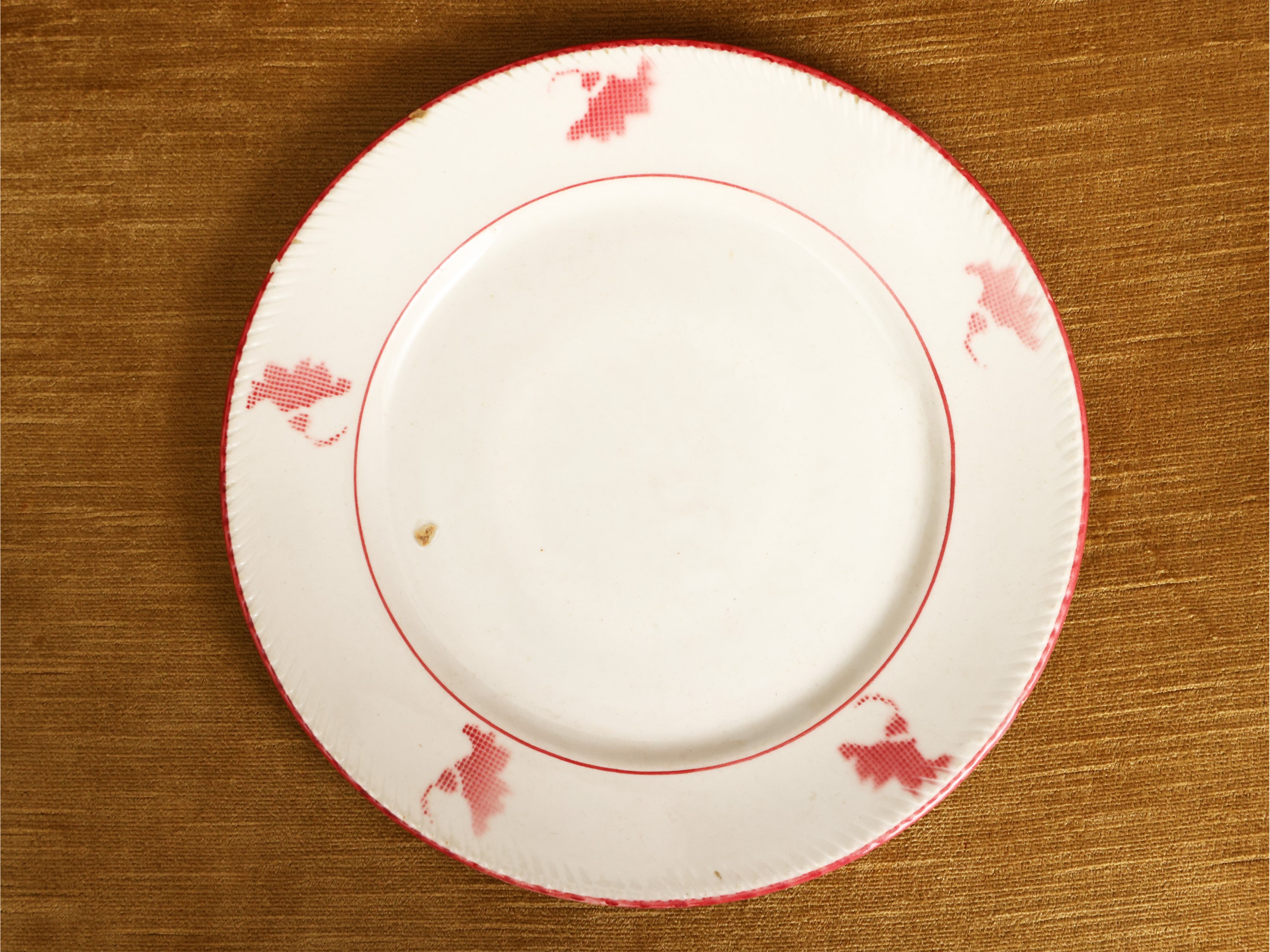 Due Figure in Porcellana e Ceramica
