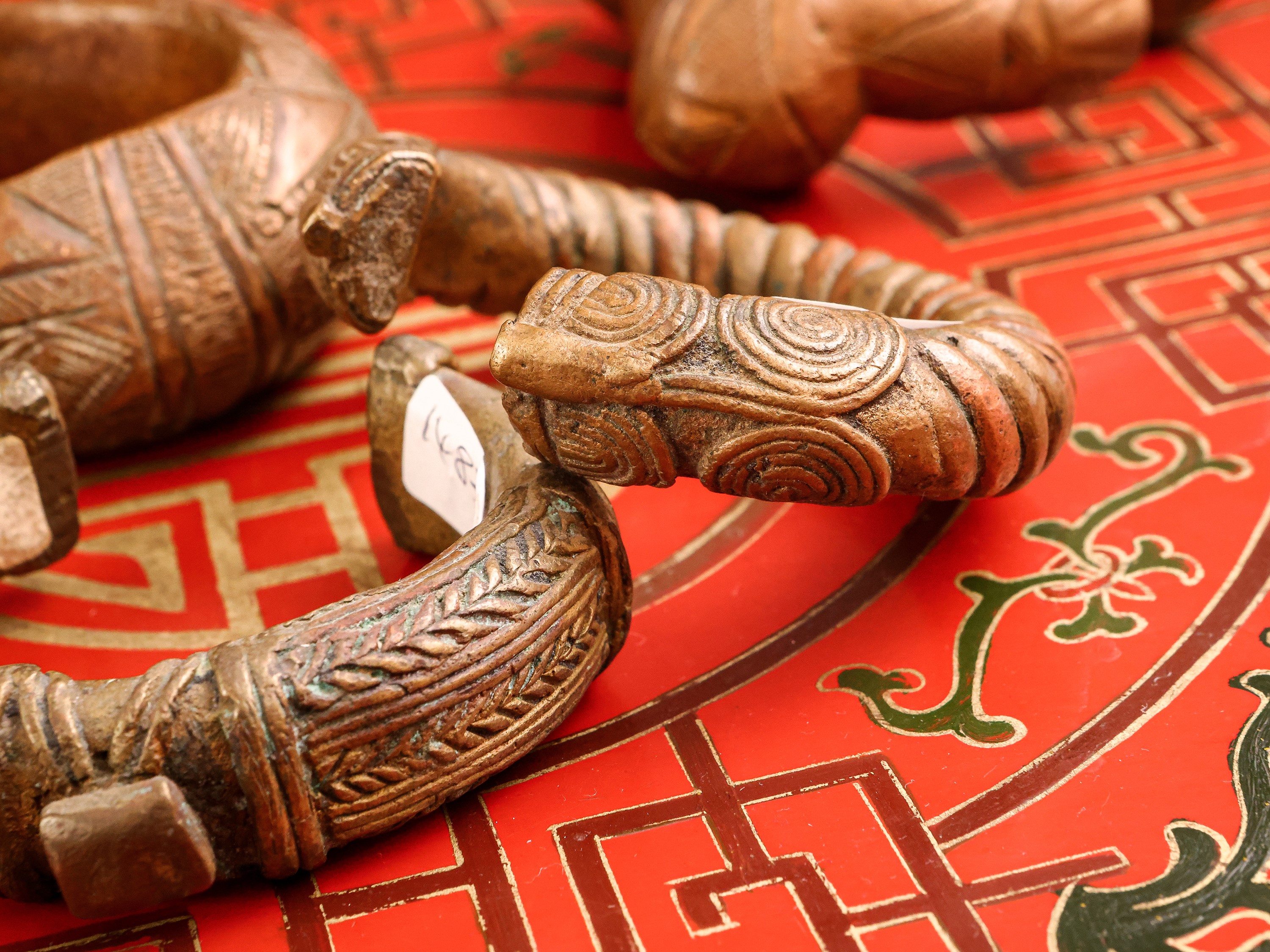 Quattro Bracciali Esotici in Metallo, Africa