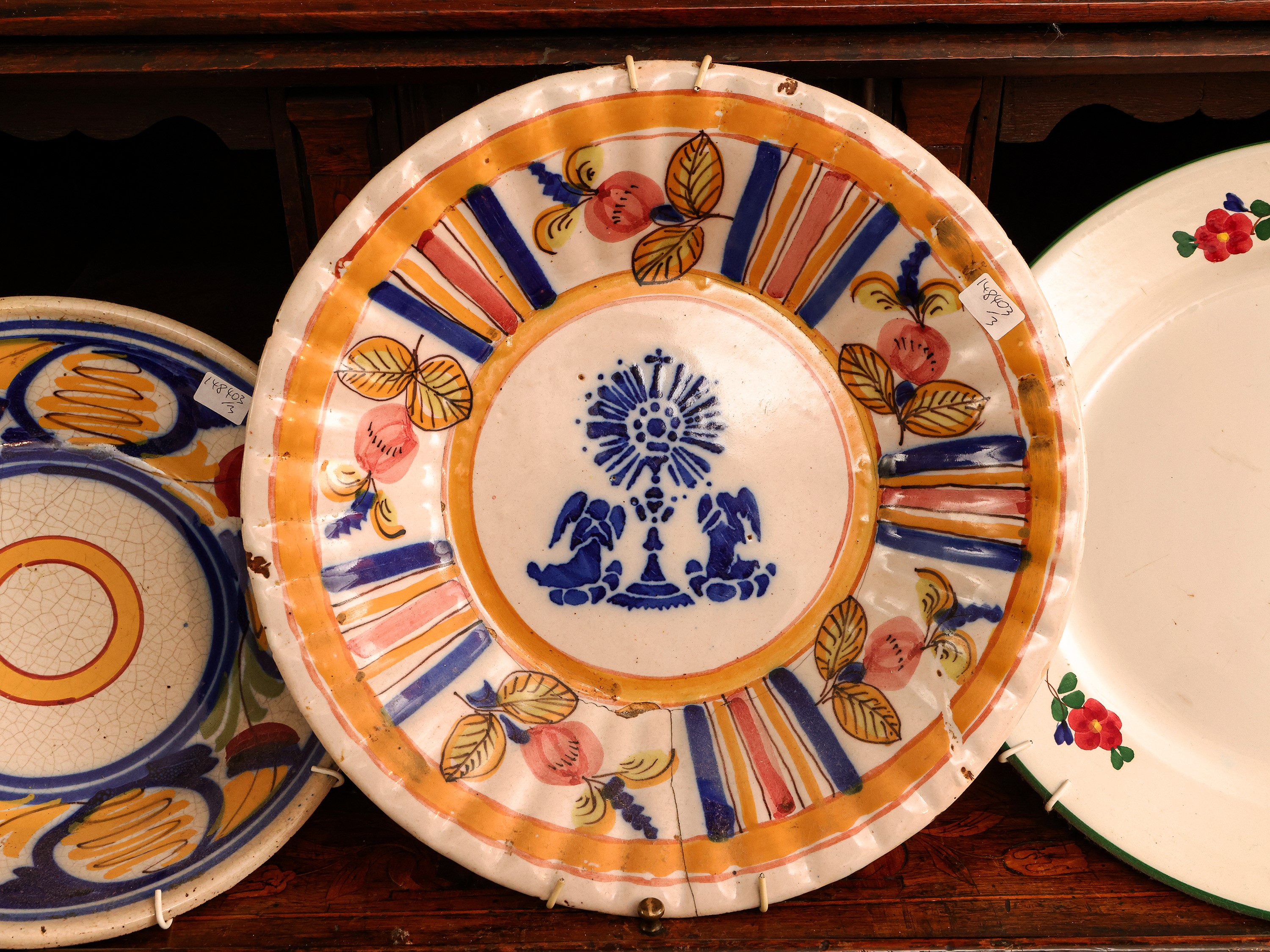 Tre Piatti in Maiolica Popolare