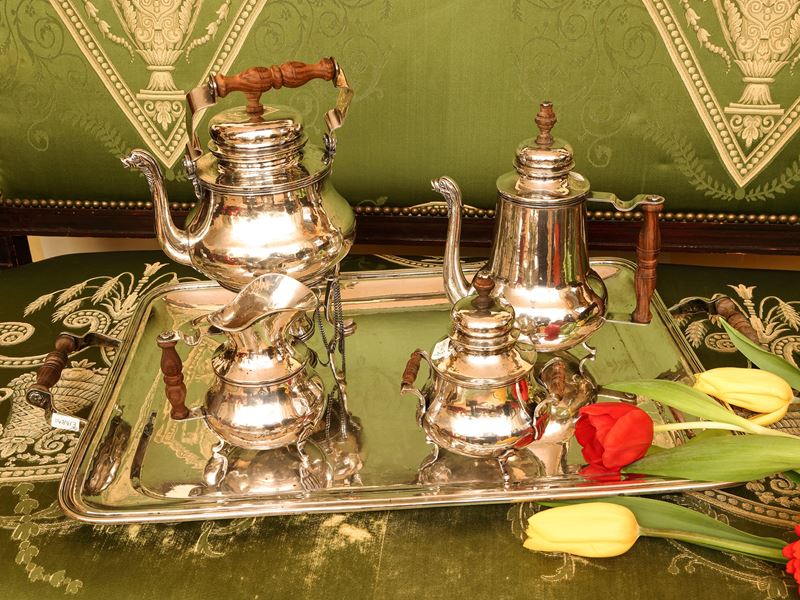 Servizio da tè e caffè in argento
