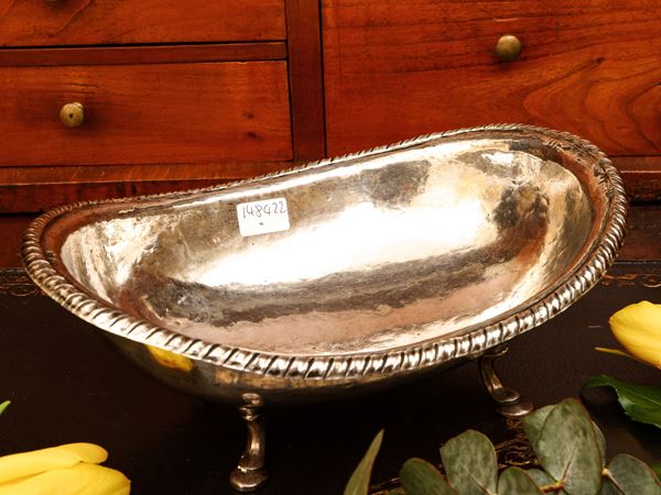 Oval basket for sweets in silver