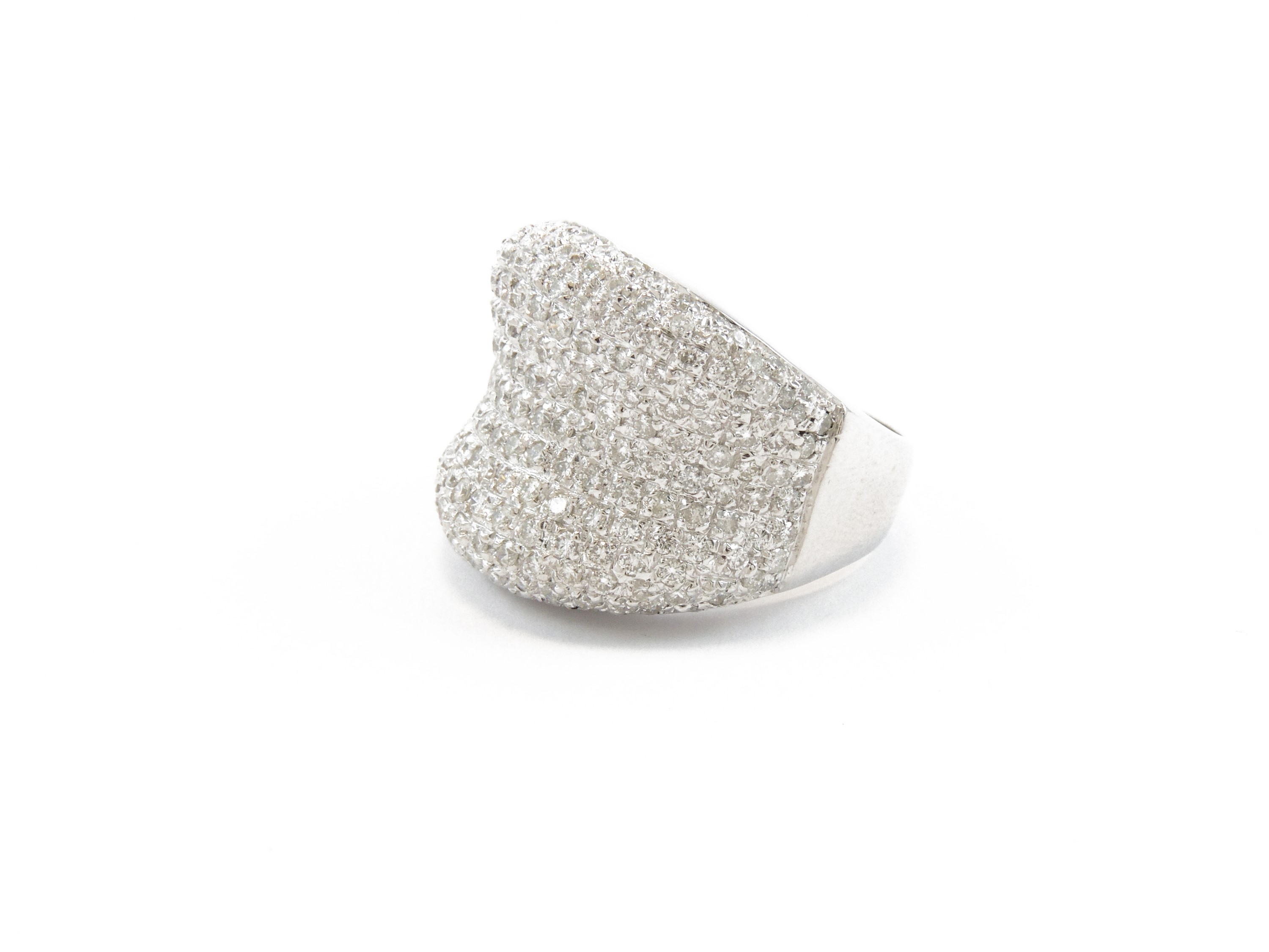 Anello a Fascia in Oro Bianco con Diamanti