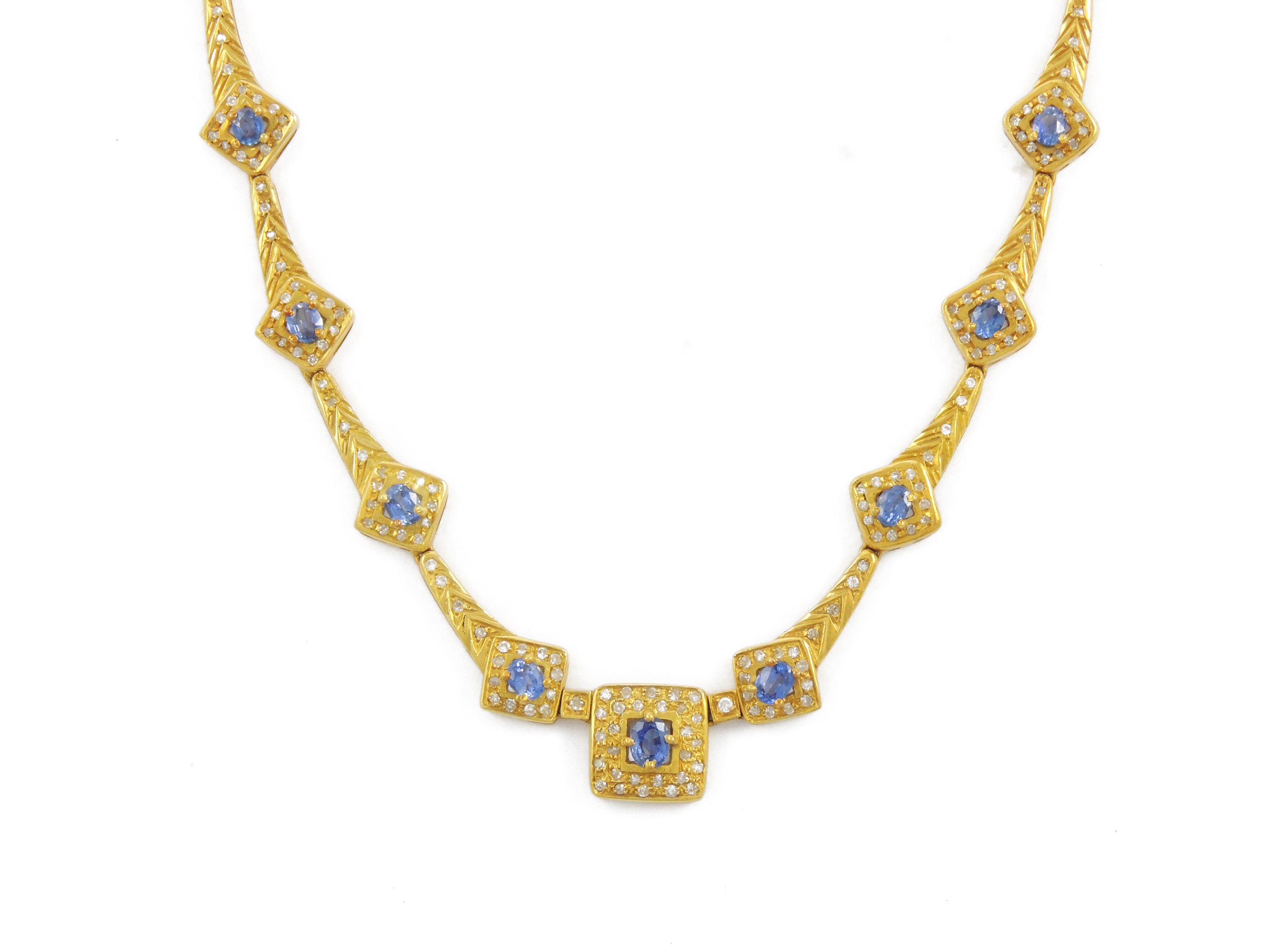 Collana in Oro Giallo con Diamanti e Zaffiri