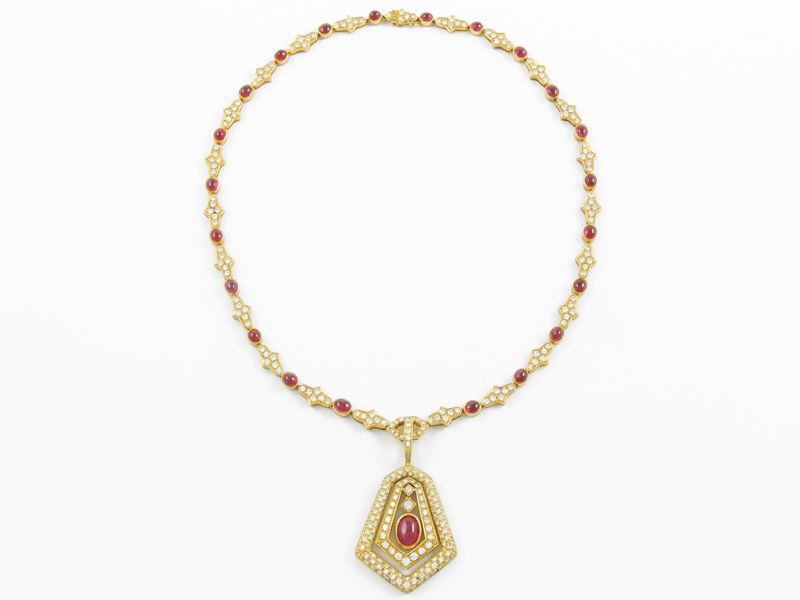 Collana e Pendente in Oro Giallo con Diamanti e Rubini