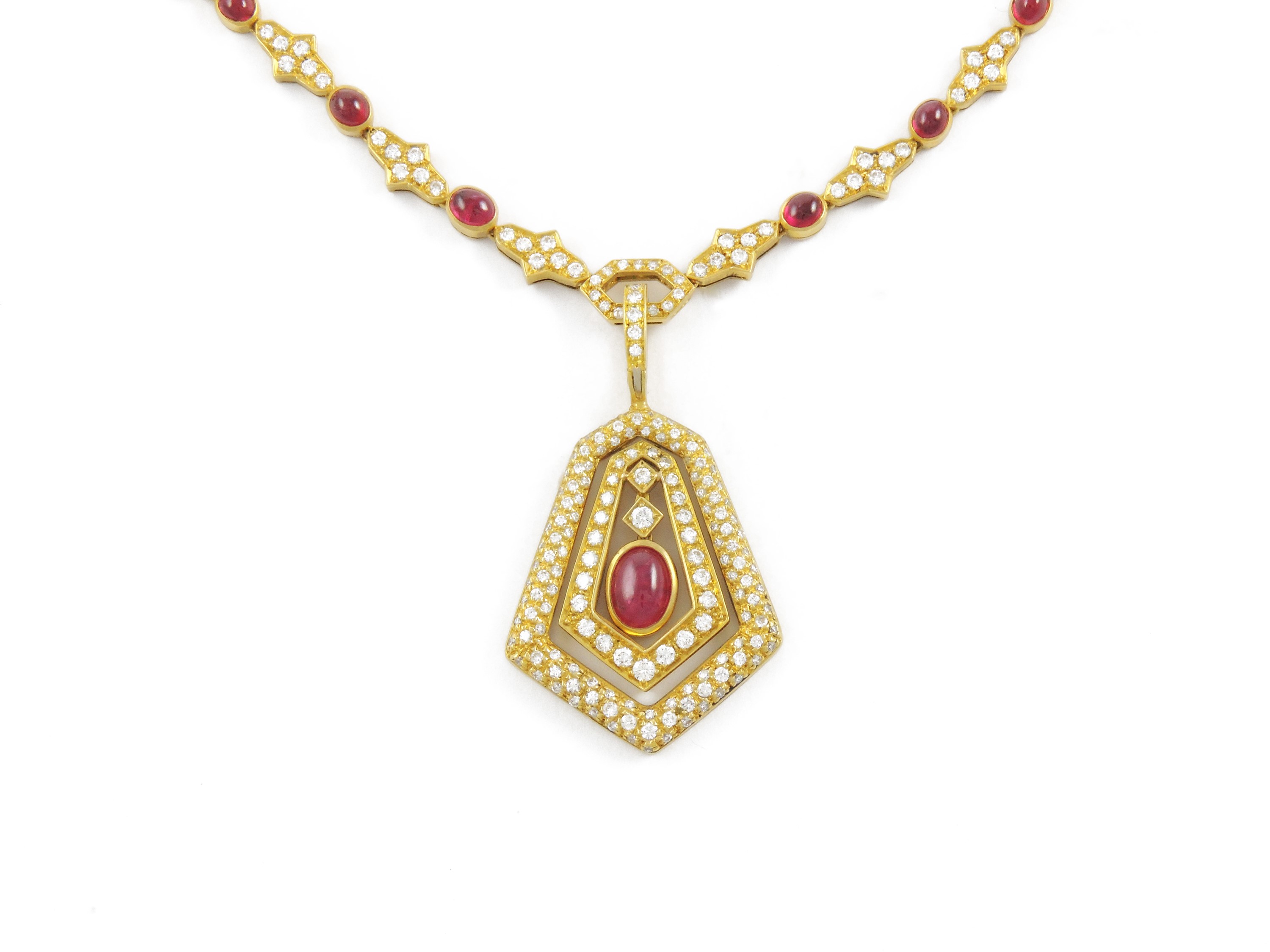 Collana e Pendente in Oro Giallo con Diamanti e Rubini