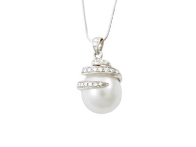 Catenina con Pendente in Oro Bianco, Diamanti e Perla Coltivata South Sea Bianca