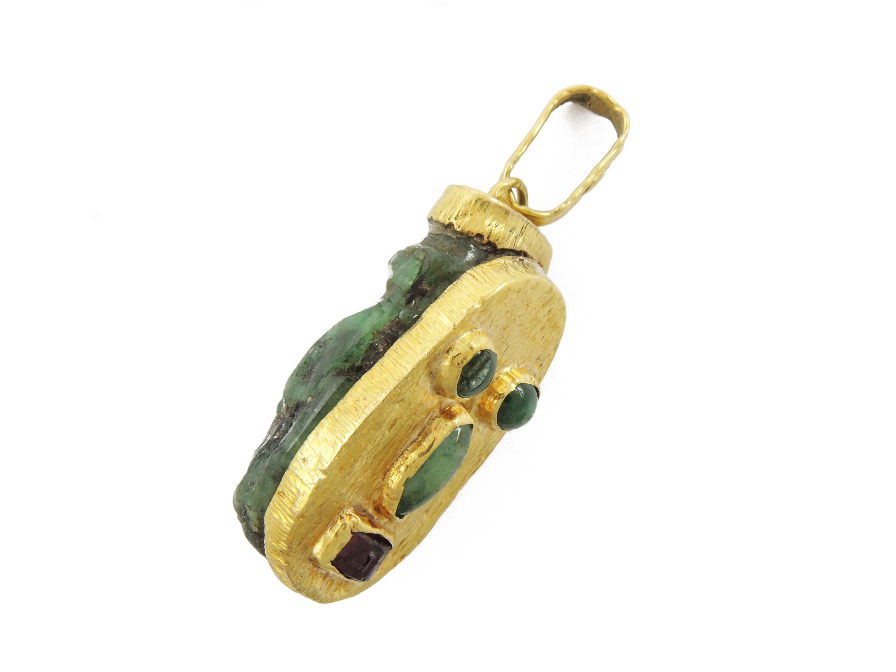 Pendente in Oro Giallo con Smeraldi e Grezzi di Smeraldo e Granato
