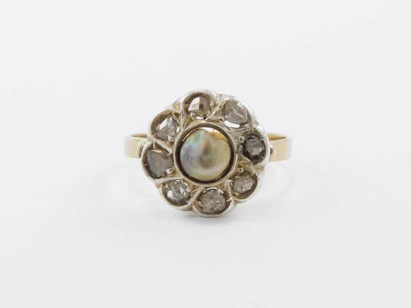 Anello in Oro Giallo a Basso Titolo e Argento con Diamanti e Perla