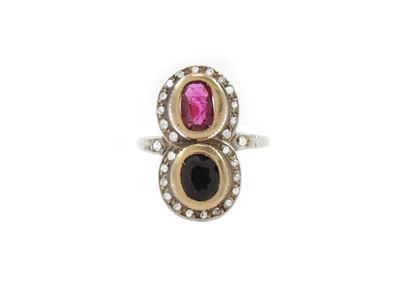 Anello in Oro Giallo a Basso Titolo e Argento con Diamanti, Rubino e Zaffiro